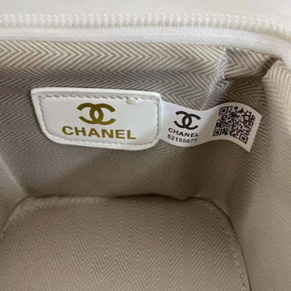 Chanel
With box 
55 dhs✅
Normal Quality

Zain17
♥️♥️♥️