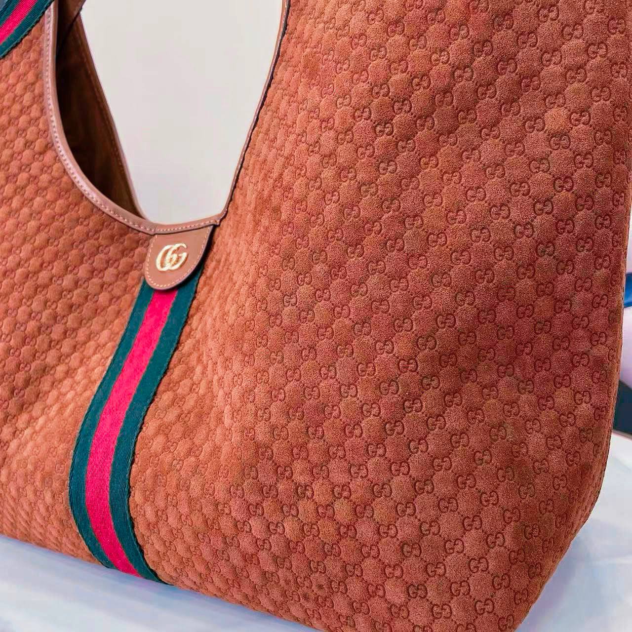 GUCCI 
COPY ONE
250 dhs💛

Zain295
♥️♥️♥️