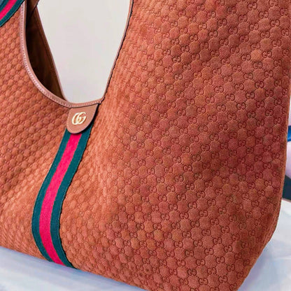 GUCCI 
COPY ONE
250 dhs💛

Zain295
♥️♥️♥️