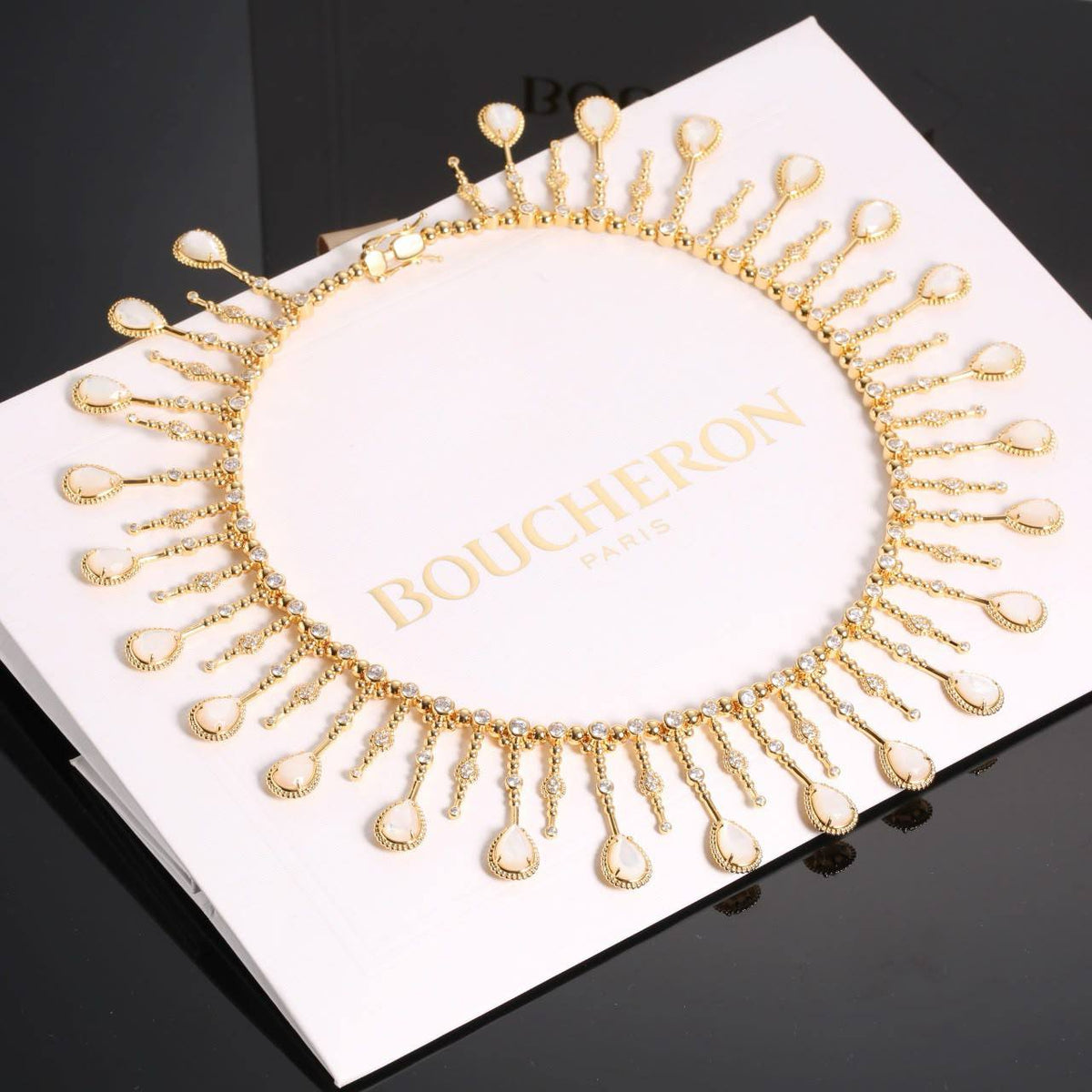 BOUCHERON 😍
Necklace 🦋
Master quality 💯
With good boxes 📦 
275 dhs🇦🇪🇦🇪

Zain216
♥️♥️♥️