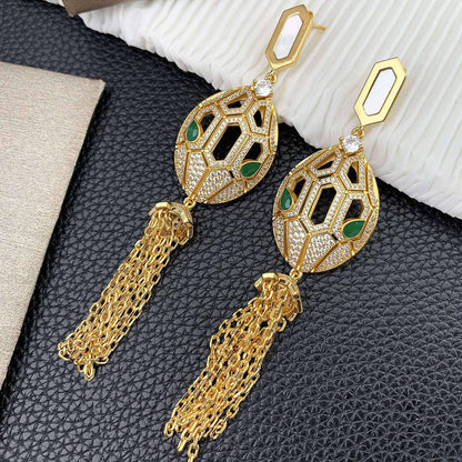 BVLGARI ❤️‍🔥*
Earring 🍁
Master quality 💯
With normal boxes 🗃️ 
125 dhs✅
With master box 📦 
160 dhs✅

Zain216
♥️♥️♥️