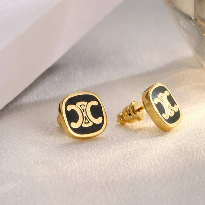 CELINE ❤️‍🔥*
Earring 🦋
Master quality 💯
With normal boxes 🗃️ 
45 dhs💓

Zain216
♥️♥️♥️