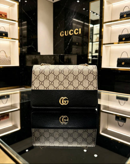 Gucci
90 dhs🇦🇪🇦🇪 
with box 
Good Quality

Zain07
♥️♥️♥️