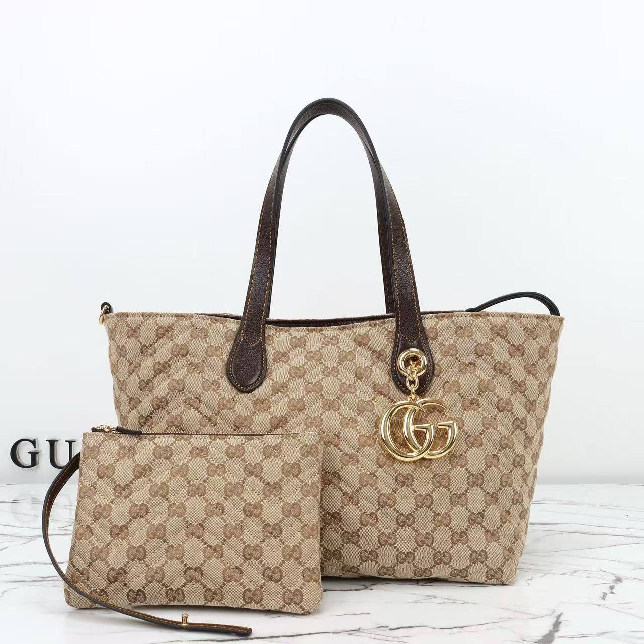 Chanel
100 dhs✅

Zain305
♥️♥️♥️