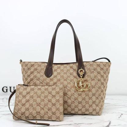 Chanel
100 dhs✅

Zain305
♥️♥️♥️