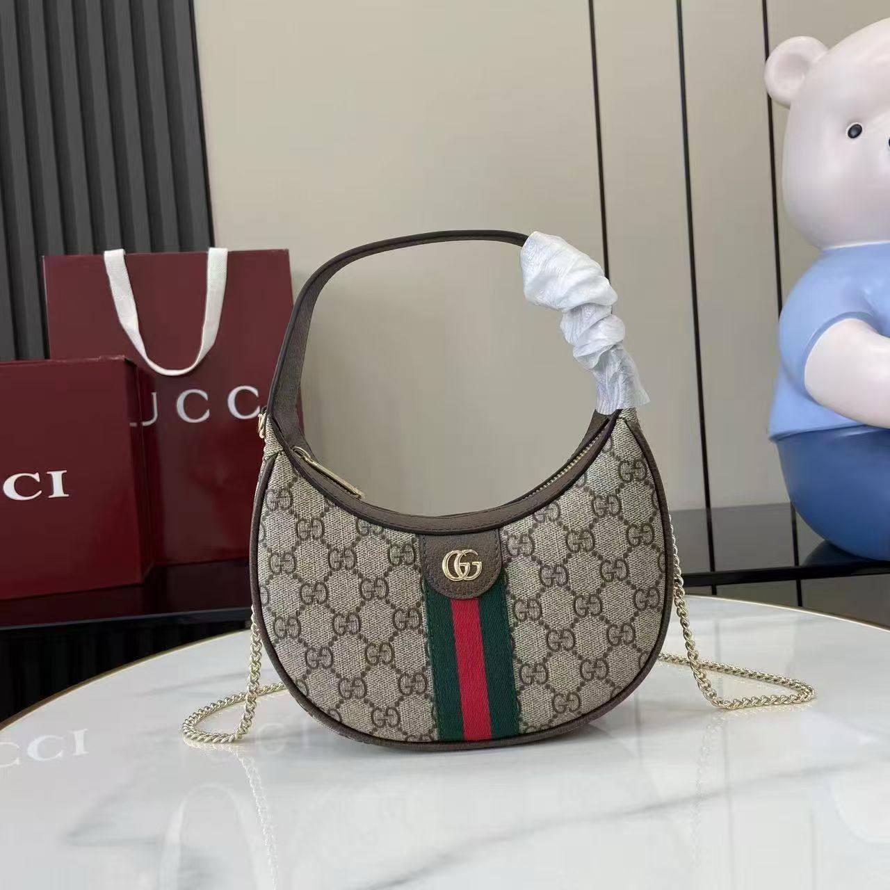 Fendi - Gucci 
Master +++++
For Price 👇 WTSP Text Zain 0568585901

Zain192
♥️♥️♥️