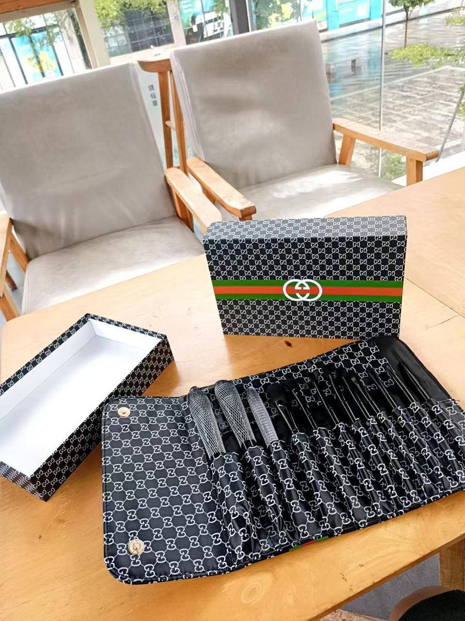 Makeup Brush
70 dhs🌺

Zain216
♥️♥️♥️