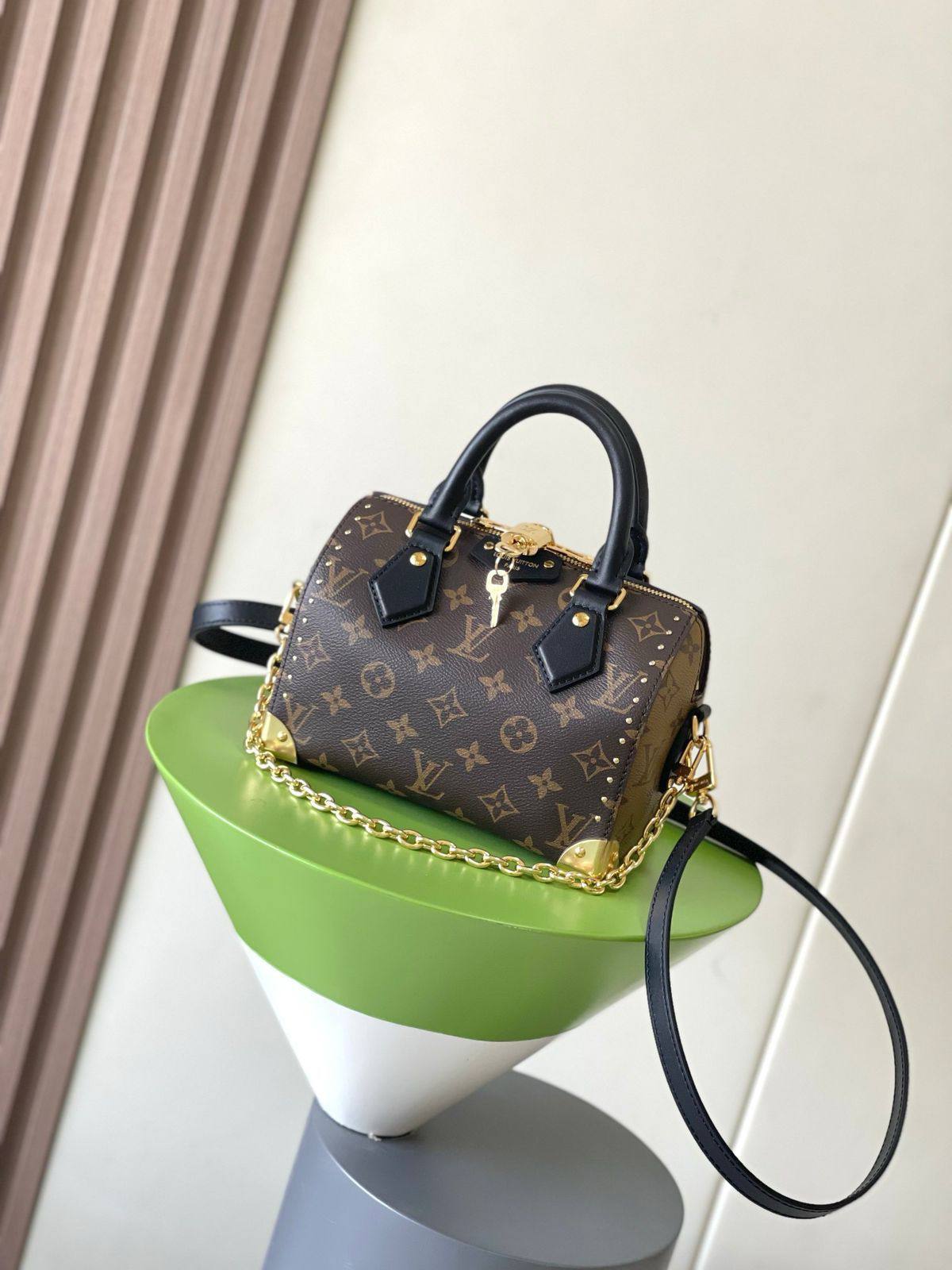 LV
Master Bags +++
For Price 👇 WTSP Text Zain 0568585901

Zain142
♥️♥️♥️