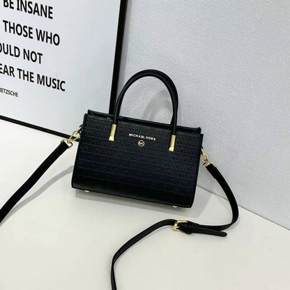 MK long
Size : 22 * 14 cm
95 dhs🪙🌺

with box 🎁

Zain115
♥️♥️♥️