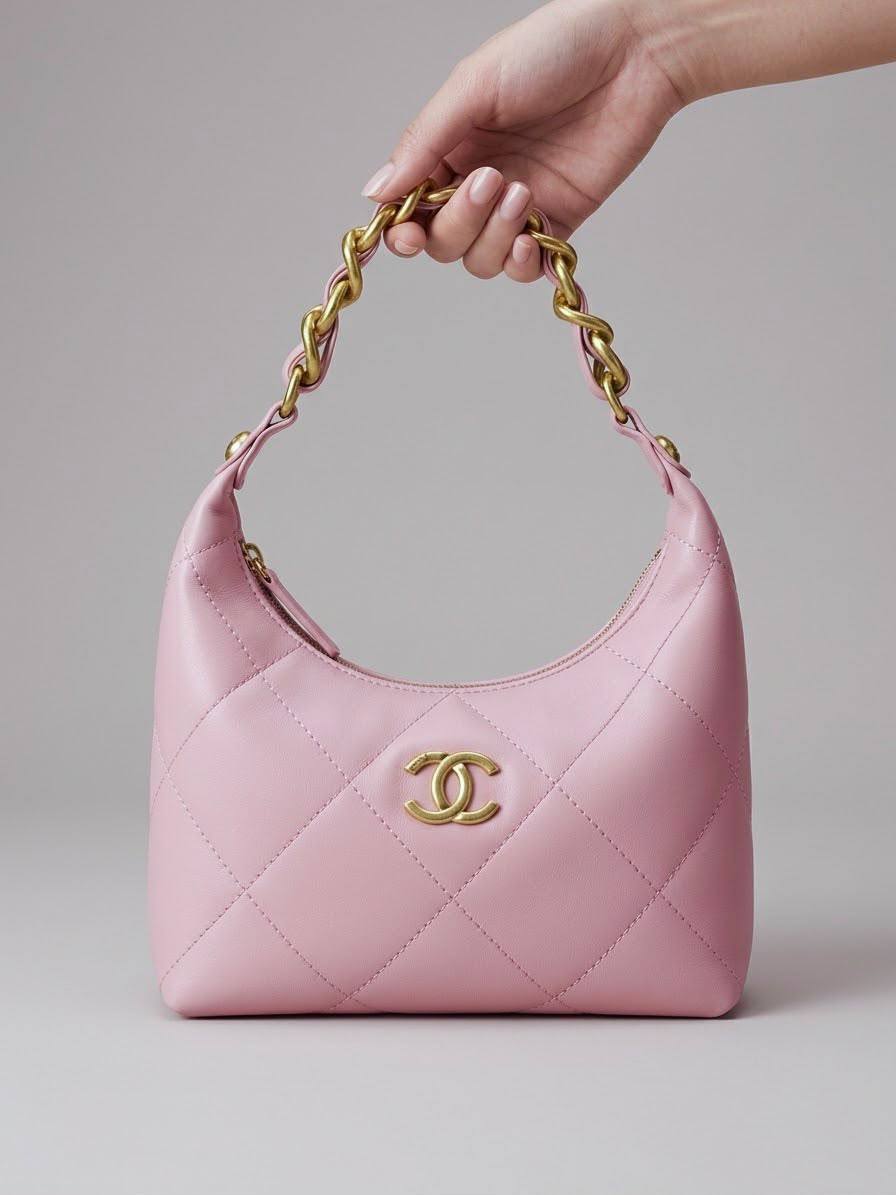 Chanel

High quality 

With box 
105 dhs🇦🇪🇦🇪

Zain50
♥️♥️♥️
