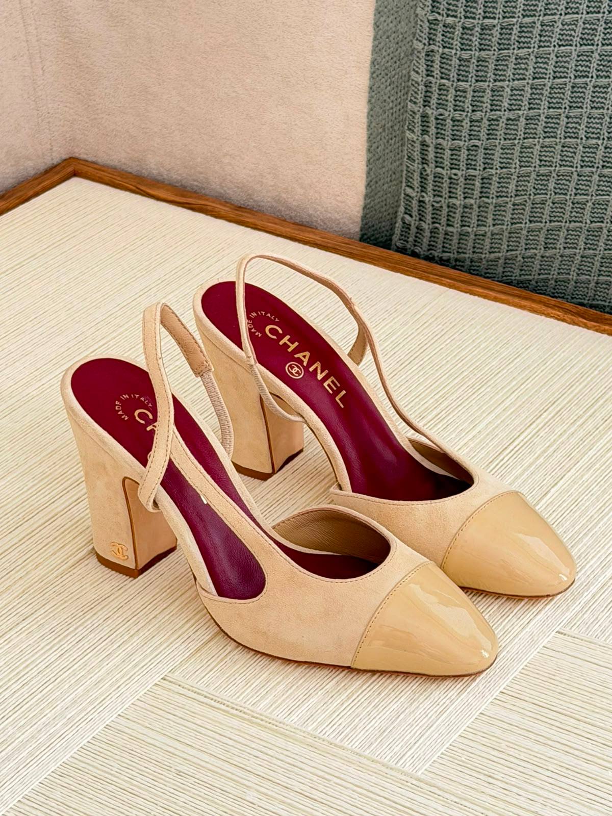 CHANEL
QUALITY:SUPER MASTER 😍💥
SIZE:36 TO 42😍🥰
450 dhs✅

Zain319
♥️♥️♥️