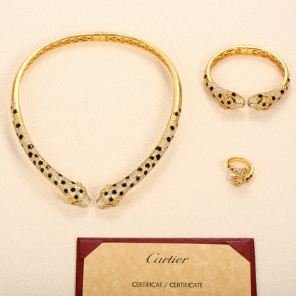CARTIER SET 
NECKLACE BRACELET
RING
MASTER💫✨
350 DHS WITH BOX AND PAPER BAG🎁🛍️

Zain89
♥️♥️♥️