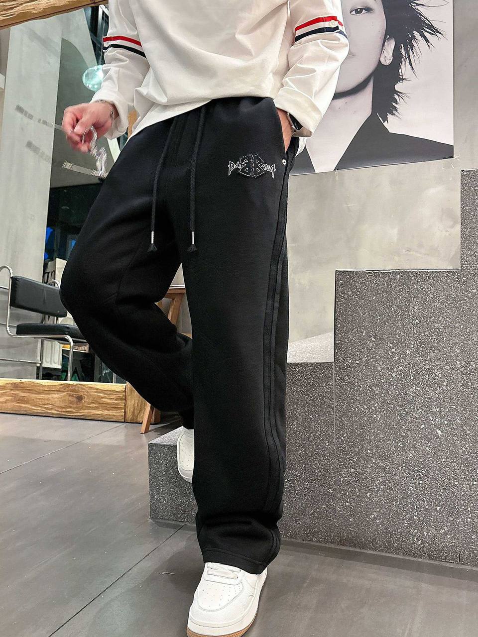 *NEW BALENCIAGA*
*♕ 𝐒𝐔𝐏𝐄𝐑 𝐌𝐀𝐒𝐓𝐄𝐑 ♕*
*SIZE: M,L,XL,XXL,XXXL*
300 dhs🪙💚

Zain227
♥️♥️♥️