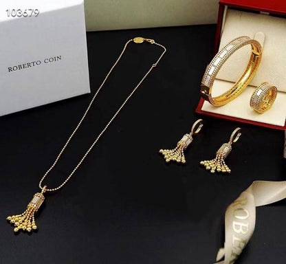 ROBERTO COIN 
Necklace 😍
Earring 🔥
Bangle 🦋
Ring 💍 6,7,8,9
Master quality ✨
With normal boxes 📦 
305 dhs🇦🇪🇦🇪


With master box 🗃️ 
365 dhs🇦🇪🇦🇪

Zain216
♥️♥️♥️