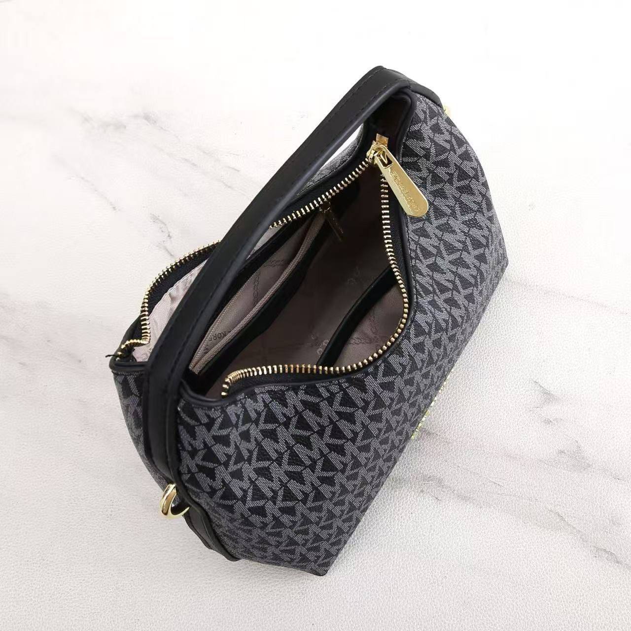 MK 
 GOOD QUALITY
90 dhs✅

Zain39
♥️♥️♥️