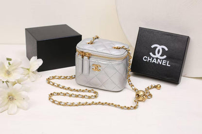 Chanel
with box
110 dhs✅
good quality

Zain194
Zain161
♥️♥️♥️