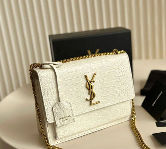 YSL
110 dhs❣️
SIZE：24cm
Good quality 

with box
🎁🎁🎁

Zain35
♥️♥️♥️