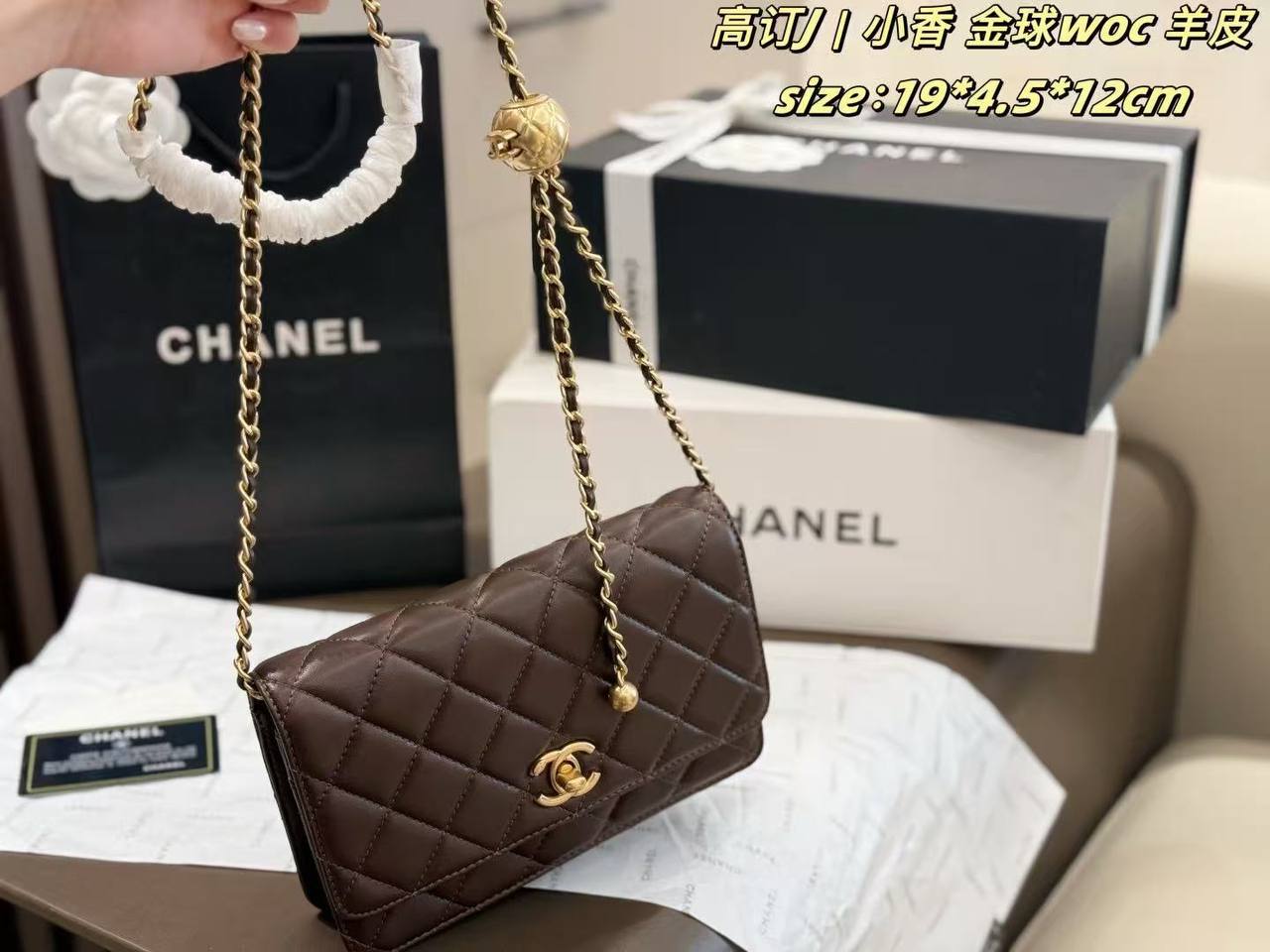 Chanel Pearl 
crush wallet on chain
Master quality
19cm with double box🎁
220 dhs✅

Zain95
♥️♥️♥️