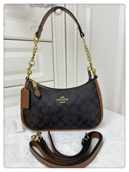 Coach  
24cm  
with box  
🎁🎁🎁

90 dhs🇦🇪

Zain114
♥️♥️♥️