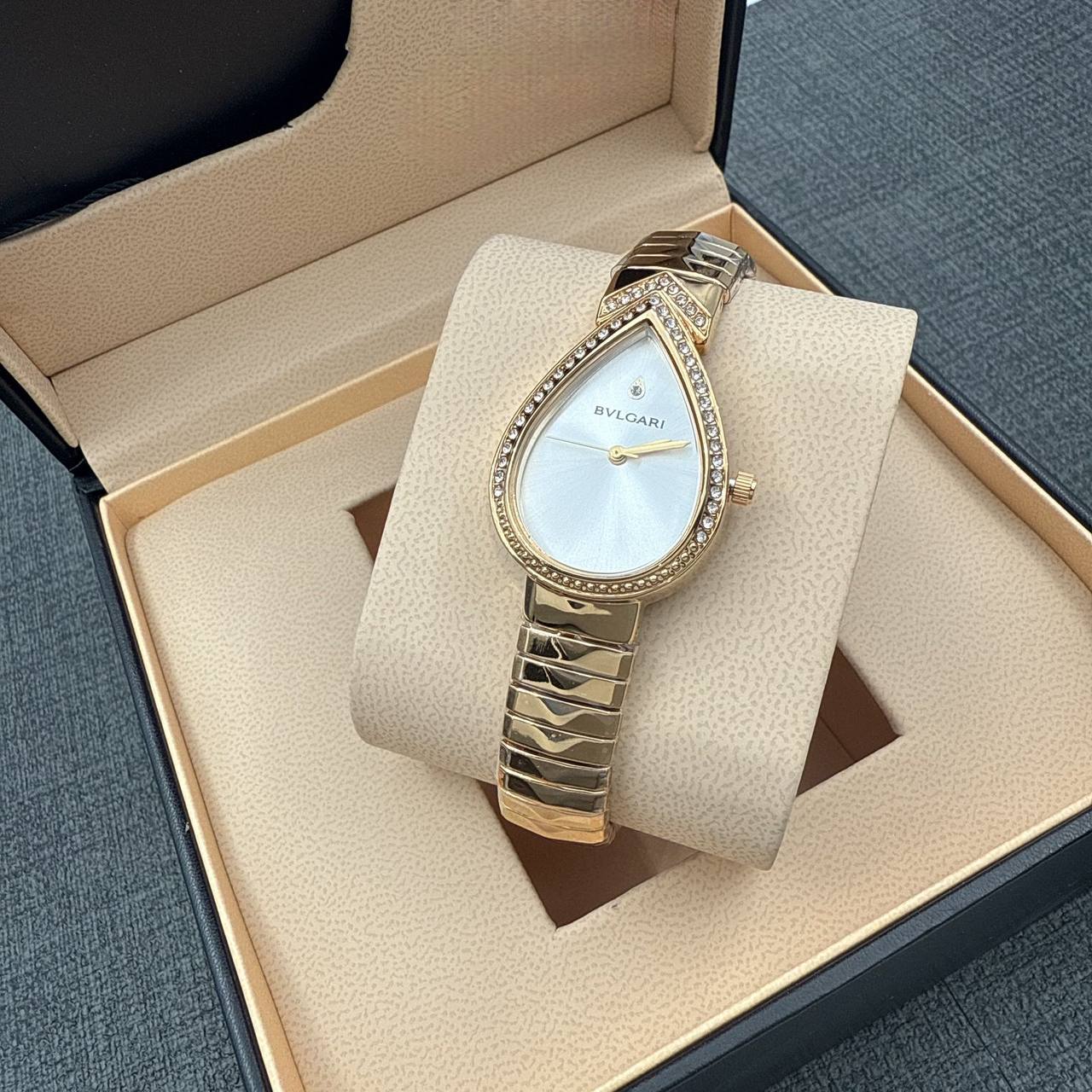 Bvlgari
60 dhs✅

Zain45
♥️♥️♥️