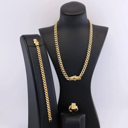 Apm 
Monaco🍃
60 dhs🇦🇪🇦🇪
Normal box 📦

Zain216
♥️♥️♥️