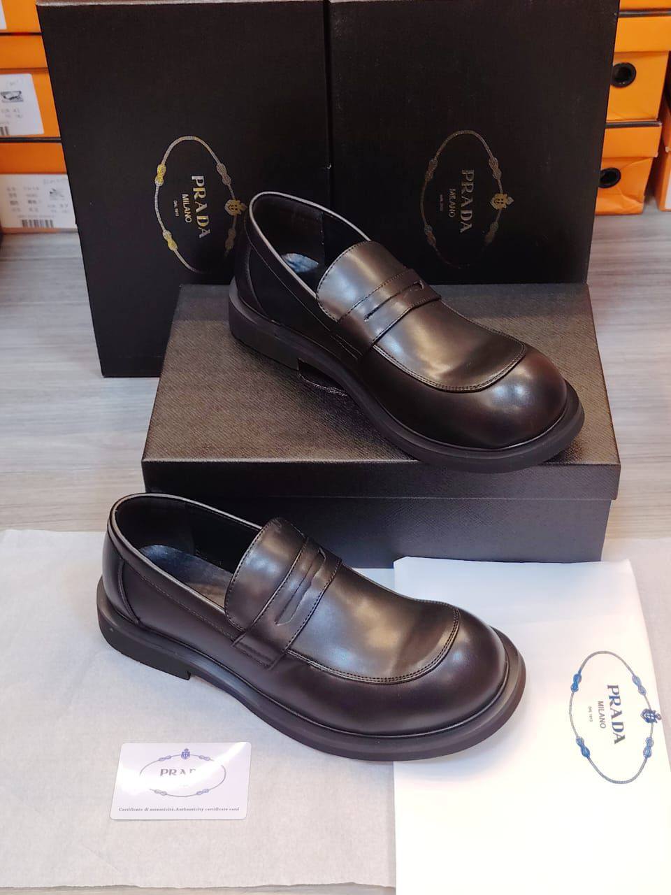 Dior   Prada   Gucci Valentino LV
 Good Quality, 
Size 40To 45
190 dhs✅

Zain16
♥️♥️♥️