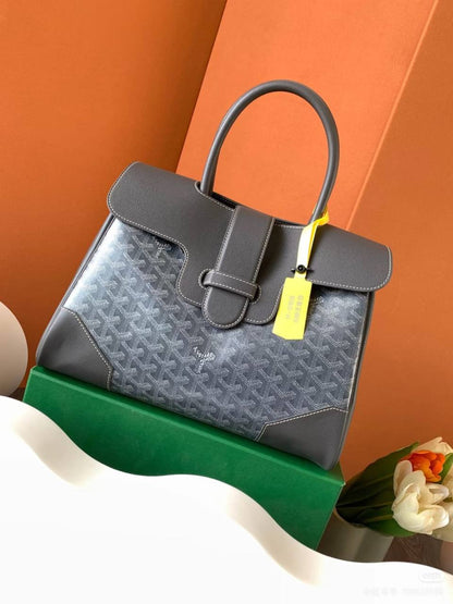 Goyard Master
340 dhs🪙🌨️

Zain10
♥️♥️♥️