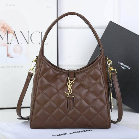 YSL Saint Laurent
Hobo Bag Gold Hardware
Quilted Nappa Leather
With Long Belt Strap
With BOX🎁

Size : 25 cm
110 dhs✅

Zain239
♥️♥️♥️