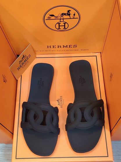 Hermes Shoes 
Size 36 To 41 
70 dhs🌺

Zain120
♥️♥️♥️