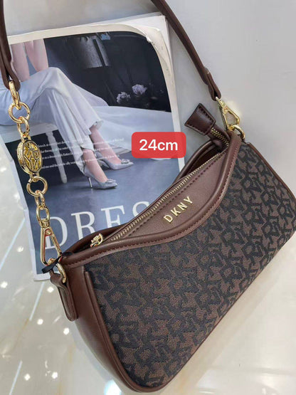 DKNY
95 dhs❣️

Zain102
♥️♥️♥️