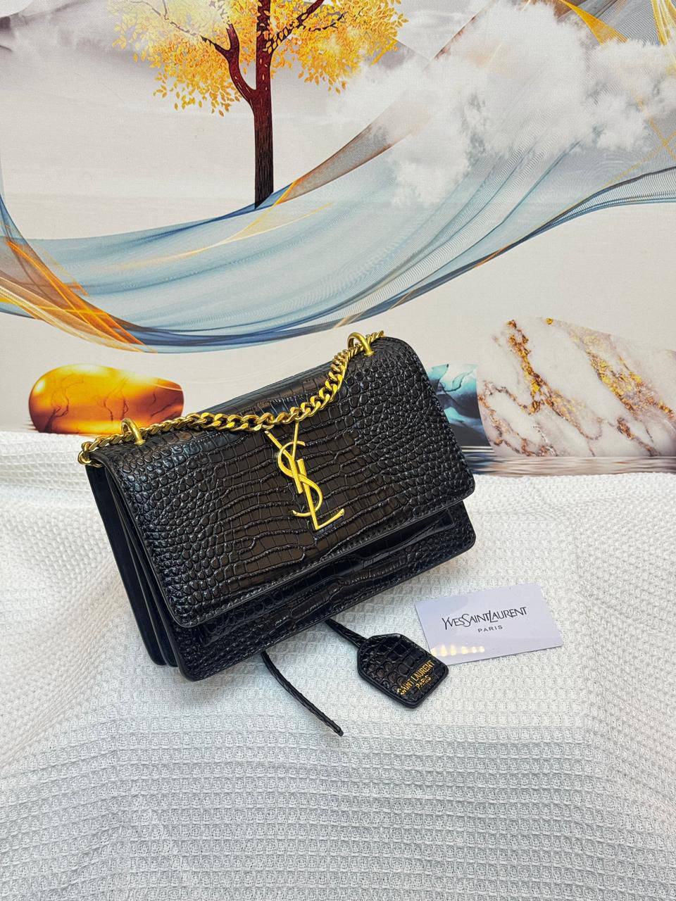 Ysl 
Best quality 

with box’s 
🎁🎁🎁

100 dhs✅
size 22 CM

Zain290
♥️♥️♥️