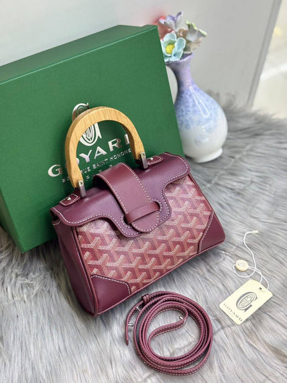 Goyard 

SIZE 20 CM    

 115 dhs🇦🇪🇦🇪

Withbox

Zain244
♥️♥️♥️