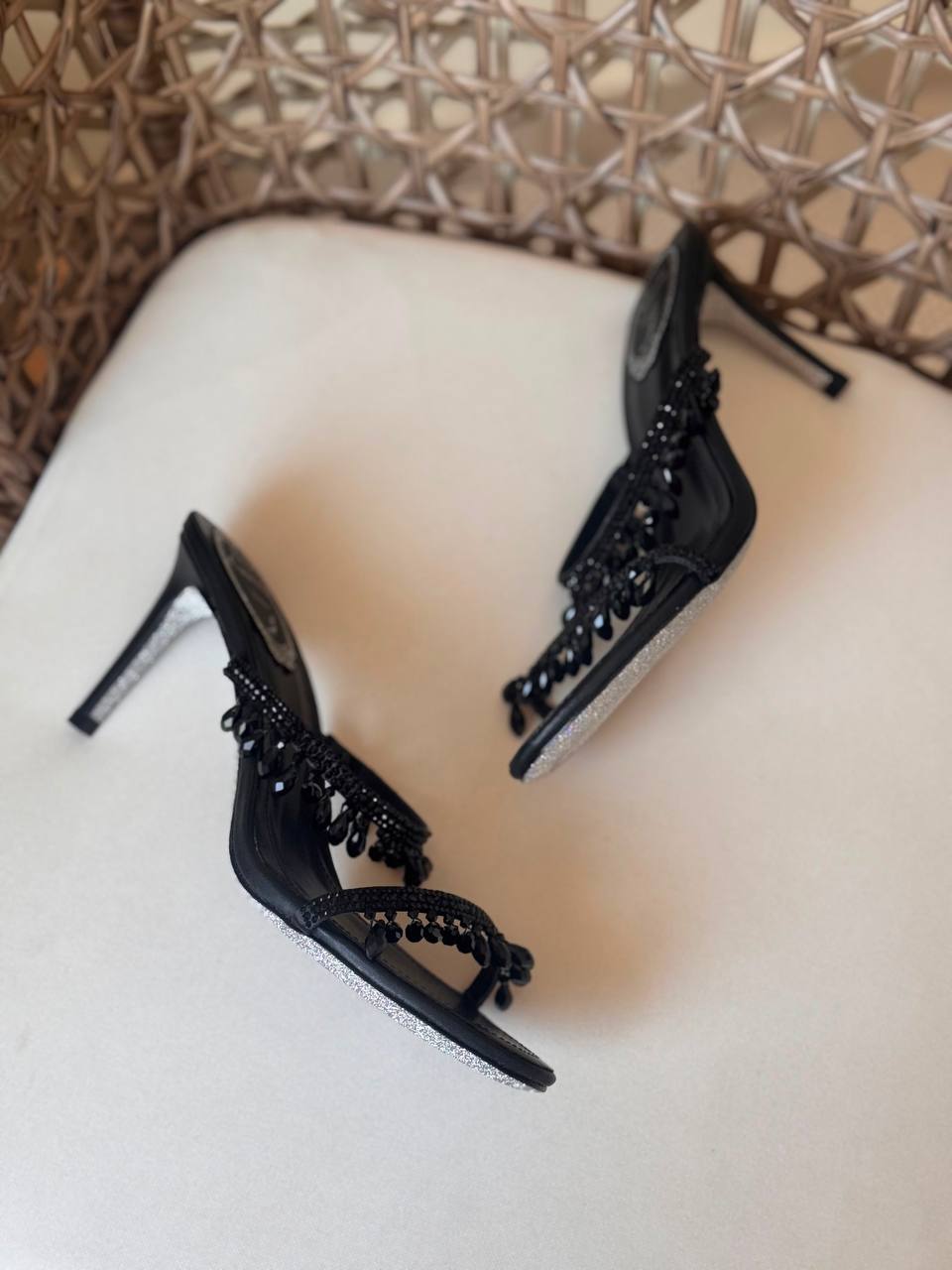 🖤✨  RENE COVALI  ✨🖤
🤩 Available New Arrival 🤩
😍😍 Super Master Quality 😍😍
👠 Size: 36 to 41
💎 Premium Quality
450 dhs✅

Zain198
♥️♥️♥️