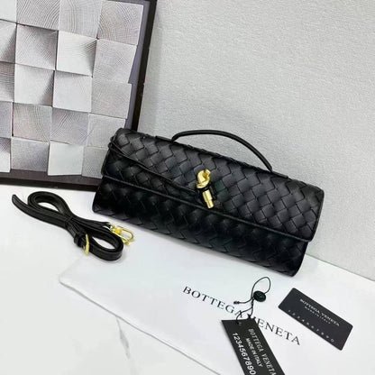 Bottega Veneta 
With Box 
🎁🎁🎁

105 dhs❣️

Zain250
♥️♥️♥️
