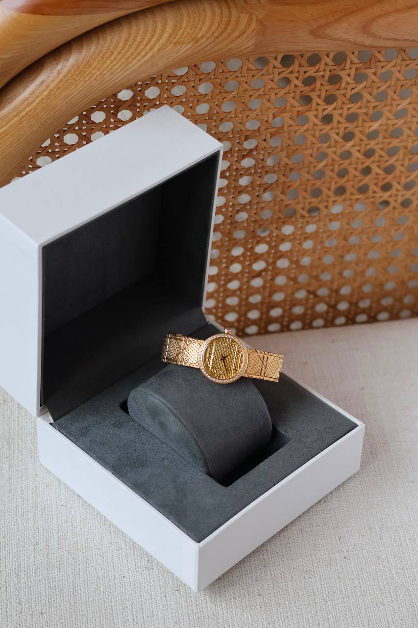 Dior 👒
La D de Dior Satine
25mm
Quartz 🔋
vip ♥️
For Price 👇 WhatsApp✅
0568585901 
0507557372
0552275751 Owner Zain 👌

Zain236
♥️♥️♥️