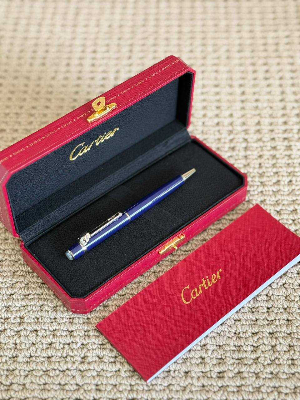 CARTIER
*New Pen*
*Master Quality*
190 dhs✅

Zain179
♥️♥️♥️