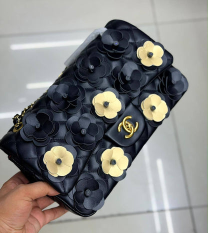 Chanel

120 dhs

Zain175
♥️♥️♥️