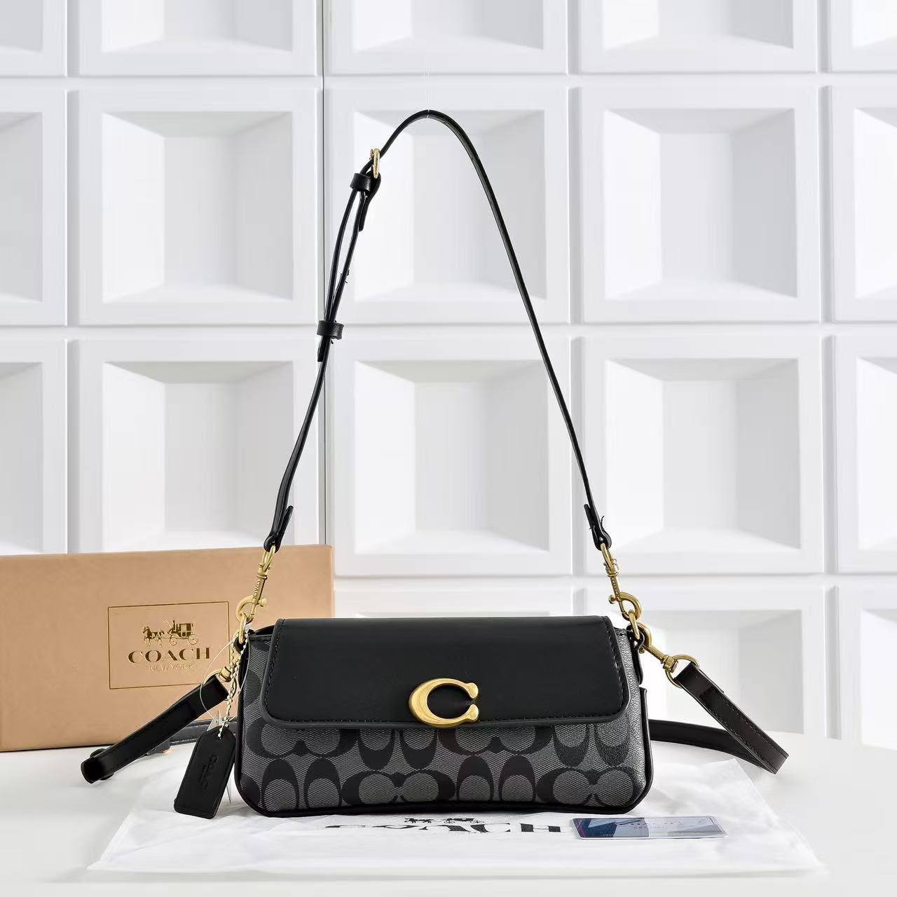 Coach
Withbox
95 dhs🇦🇪🇦🇪

Zain143
♥️♥️♥️