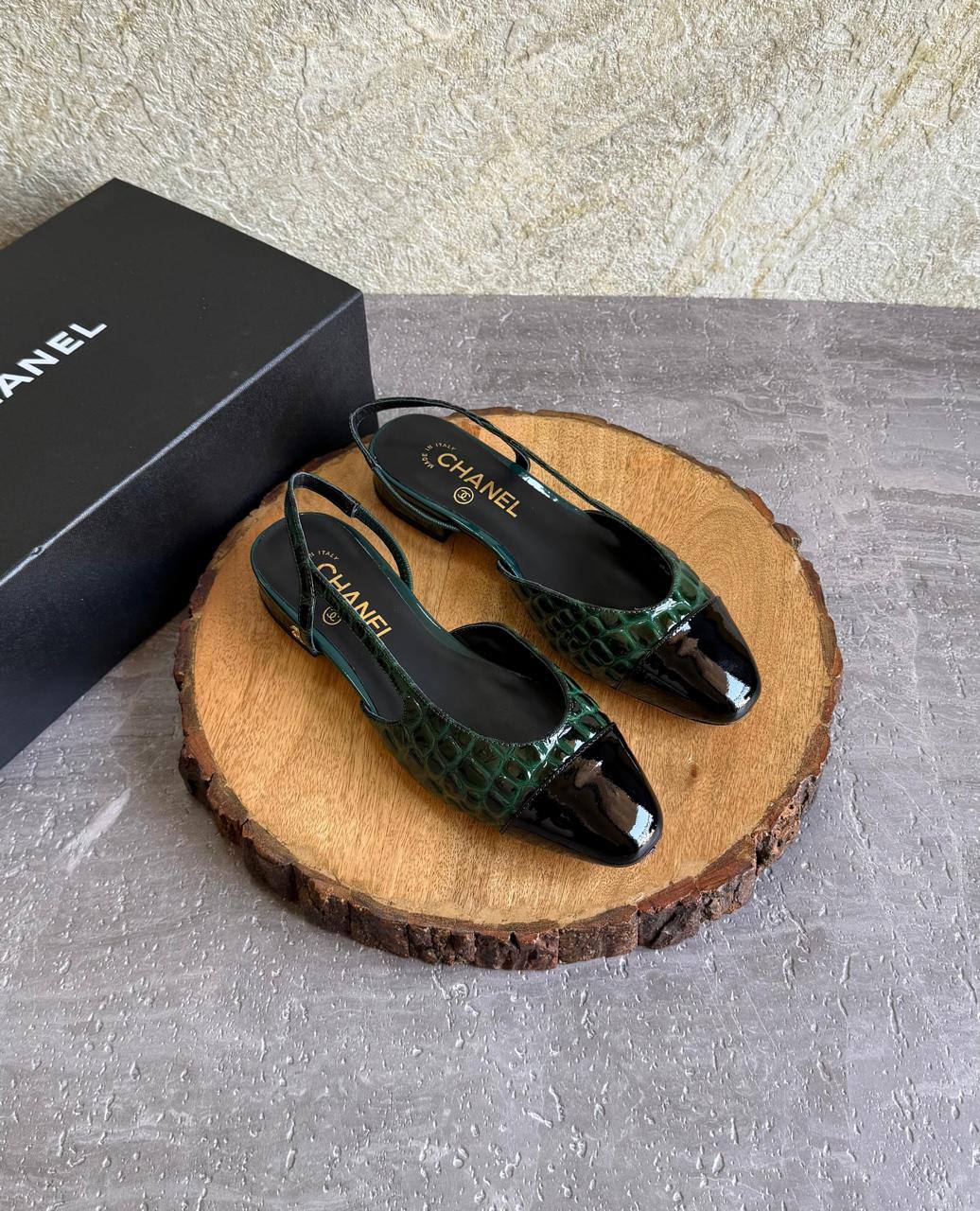 CHANEL 💫😍
SuperMaster Quality 💯
450 dhs✅
Size: 36-41 💥

Zain171
♥️♥️♥️