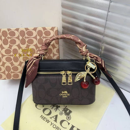 Coach  

With box 🎁
70 dhs🇦🇪🇦🇪

Zain232
♥️♥️♥️