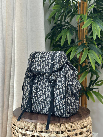 DIOR
*❗️BACKPACK ❗*
*SUPER MASTER QUALITY ❗*
1700 dhs✅
*WITH  PAPERBAG❗*

Zain267
♥️♥️♥️