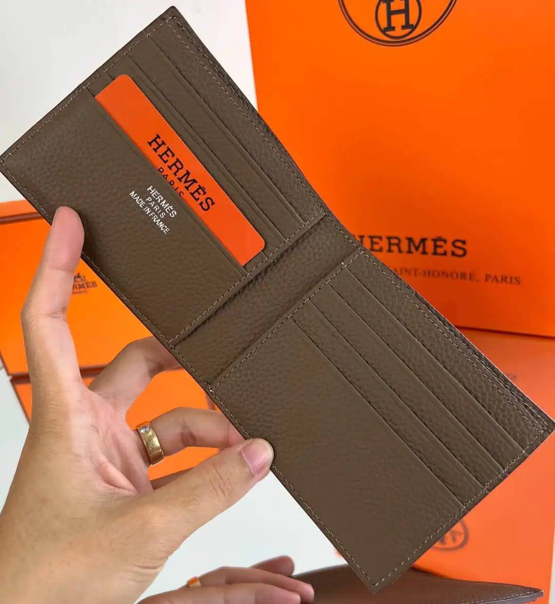 Hermes Wallet 
Super Master
160 dhs🇦🇪🇦🇪

Zain33
♥️♥️♥️