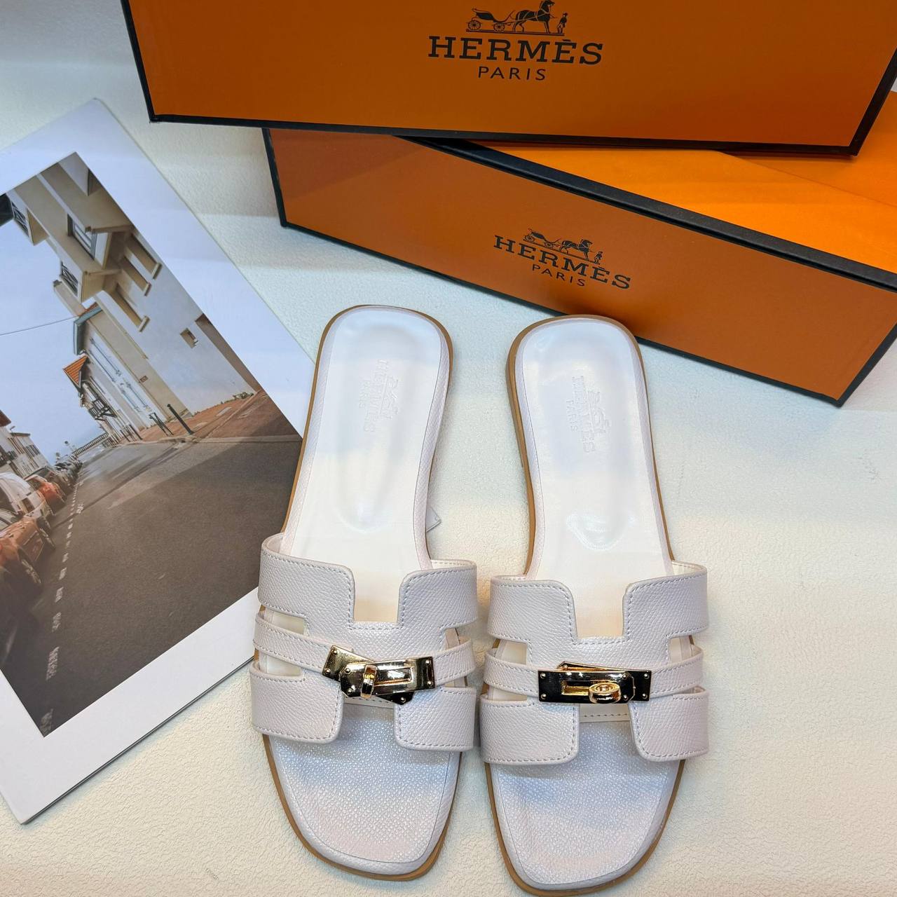 Hermes ladies
Size 36 to 41
65 dhs🇦🇪

Zain236
♥️♥️♥️