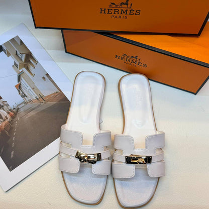 Hermes ladies
Size 36 to 41
65 dhs🇦🇪

Zain236
♥️♥️♥️