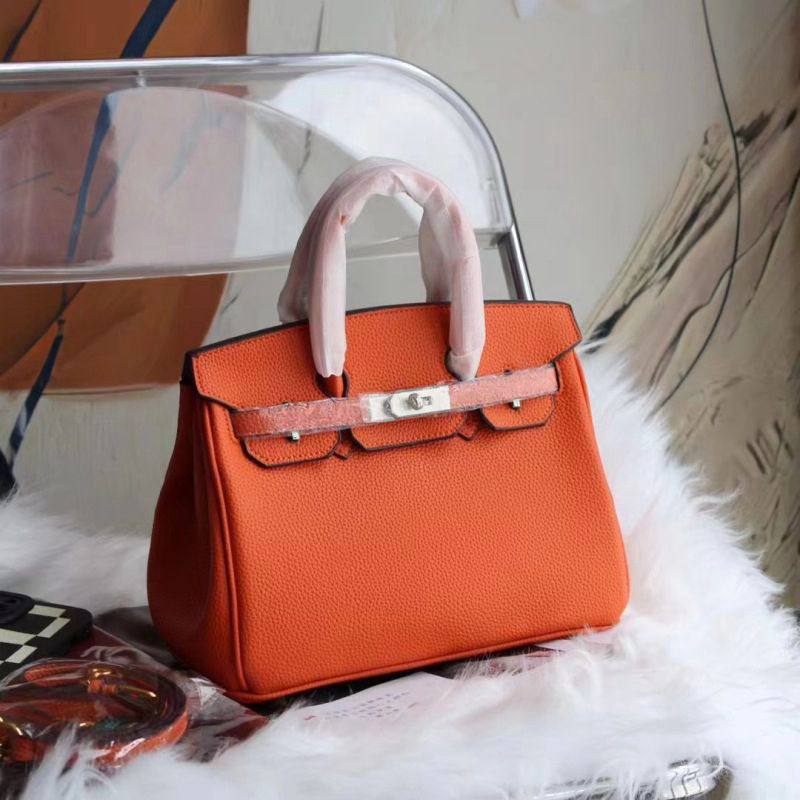 HERMES

best quality 
without box

120 dhs🇦🇪🇦🇪🇦🇪

size30CM

Zain290
♥️♥️♥️