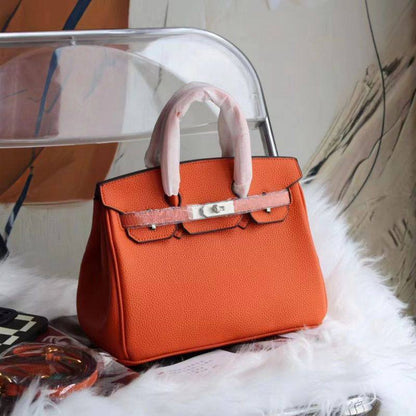 HERMES

best quality 
without box

120 dhs🇦🇪🇦🇪🇦🇪

size30CM

Zain290
♥️♥️♥️