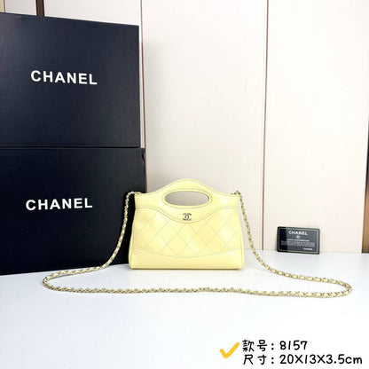 Chanel
Master
20cm🫶🏼 
250 dhs💓

with Box 🗃️
🎁🎁🎁

Zain228
♥️♥️♥️