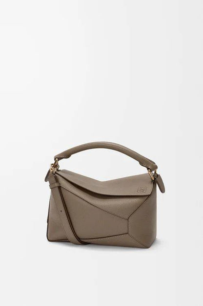 Loewe Master
370 dhs✅

Zain192
♥️♥️♥️