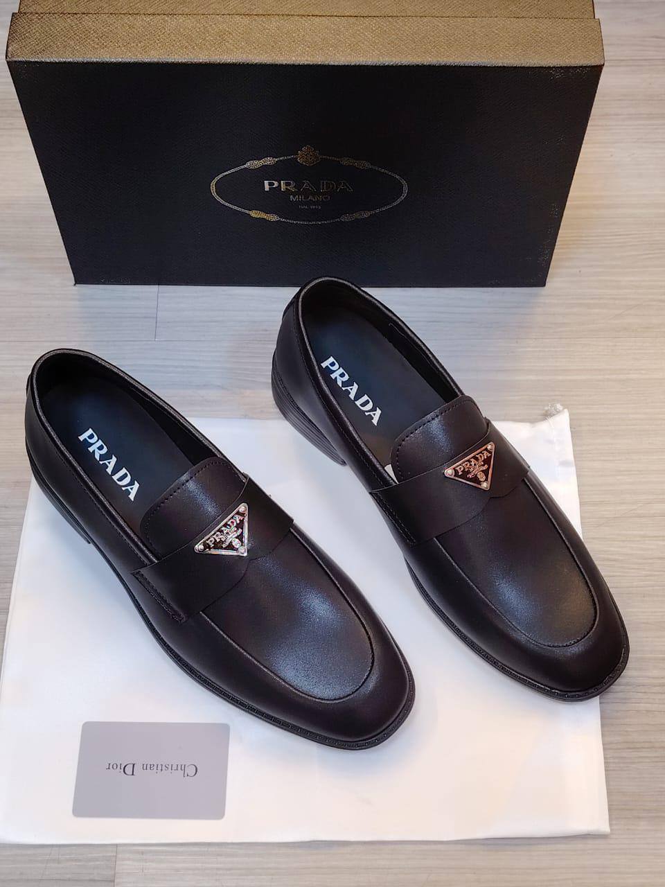 Dior   Prada   Hermes  

CHRISTIAN LOUBOUTINHigh 
 Quality, New Arrived 
Size 40To 45
180 dhs🪙🌺

Zain120
♥️♥️♥️