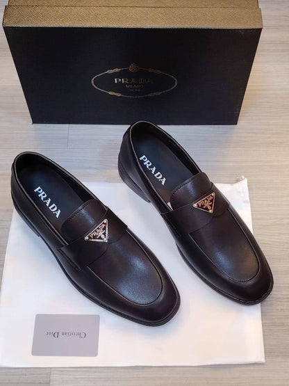 Dior   Prada   Hermes  

CHRISTIAN LOUBOUTINHigh 
 Quality, New Arrived 
Size 40To 45
180 dhs🪙🌺

Zain120
♥️♥️♥️